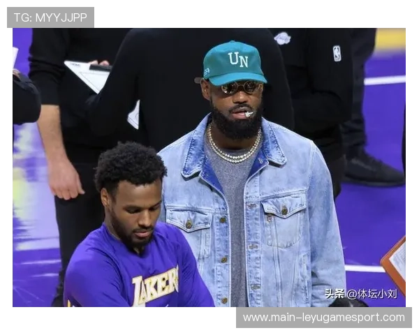 一夜2签1裁达成!詹姆斯伤情更新,湖人遭遇黑哨,勇士小麻烦,詹姆斯受伤后的湖人