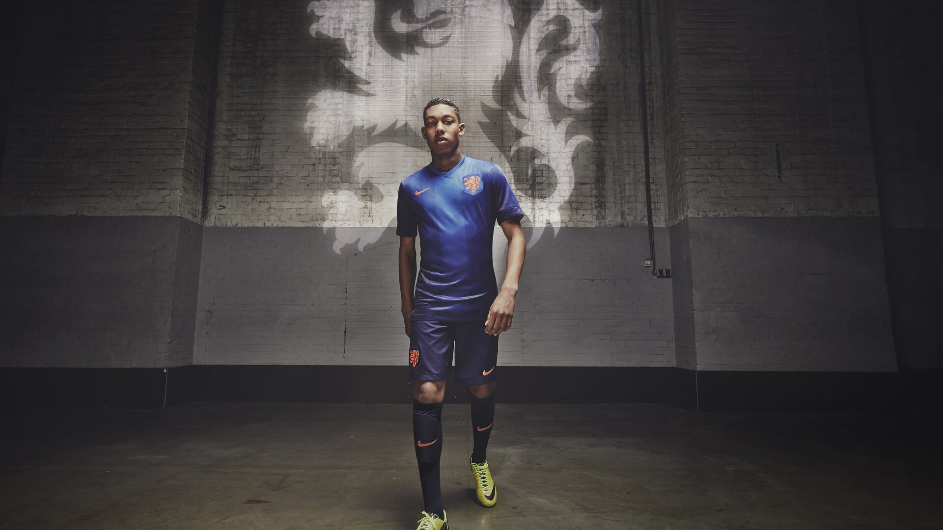 哈兰德连场爆发后上演尬舞,瓜帅盛赞其已达梅西C罗级别,哈兰德足球视频